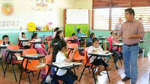 ¿Una hora más? Padres apoyan propuesta para aumentar clases en Q. Roo