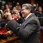 Ricardo Monreal felicitó a los periodistas en su día y destacó su labor informativa