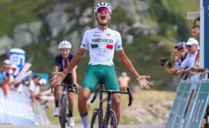 Isaac del Toro inicia 2026 como líder del UAE Team Emirates-XRG en el UAE Tour