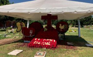 Tumba de «El Mencho» se vuelve atractivo turístico en Jalisco; visitantes acuden con sigilo