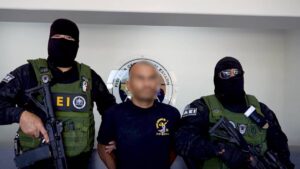 Cae “El Rodilla”, presunto integrante de “Los Rusos”, tras hallazgo de fosas clandestinas en Baja California