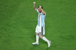 Messi celebra su cumpleaños con récords nuevos y la mira puesta en otros dos más