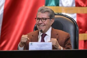 Ricardo Monreal no buscará la reelección en 2027; pone su curul a disposición de Morena
