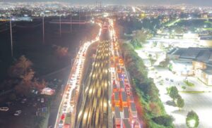 Cumple más de 19 horas bloqueo en la México-Toluca por desaparecidos